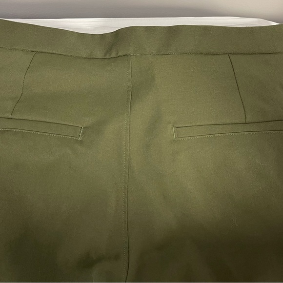 EUC Olive Green Lululemon Pants Size 5 - Picture 3 of 5